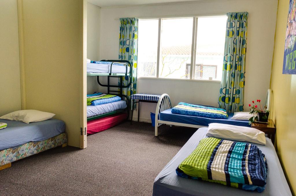 42 บี คอลลิจ เฮาส์ Hostel วังกานุย ภายนอก รูปภาพ
