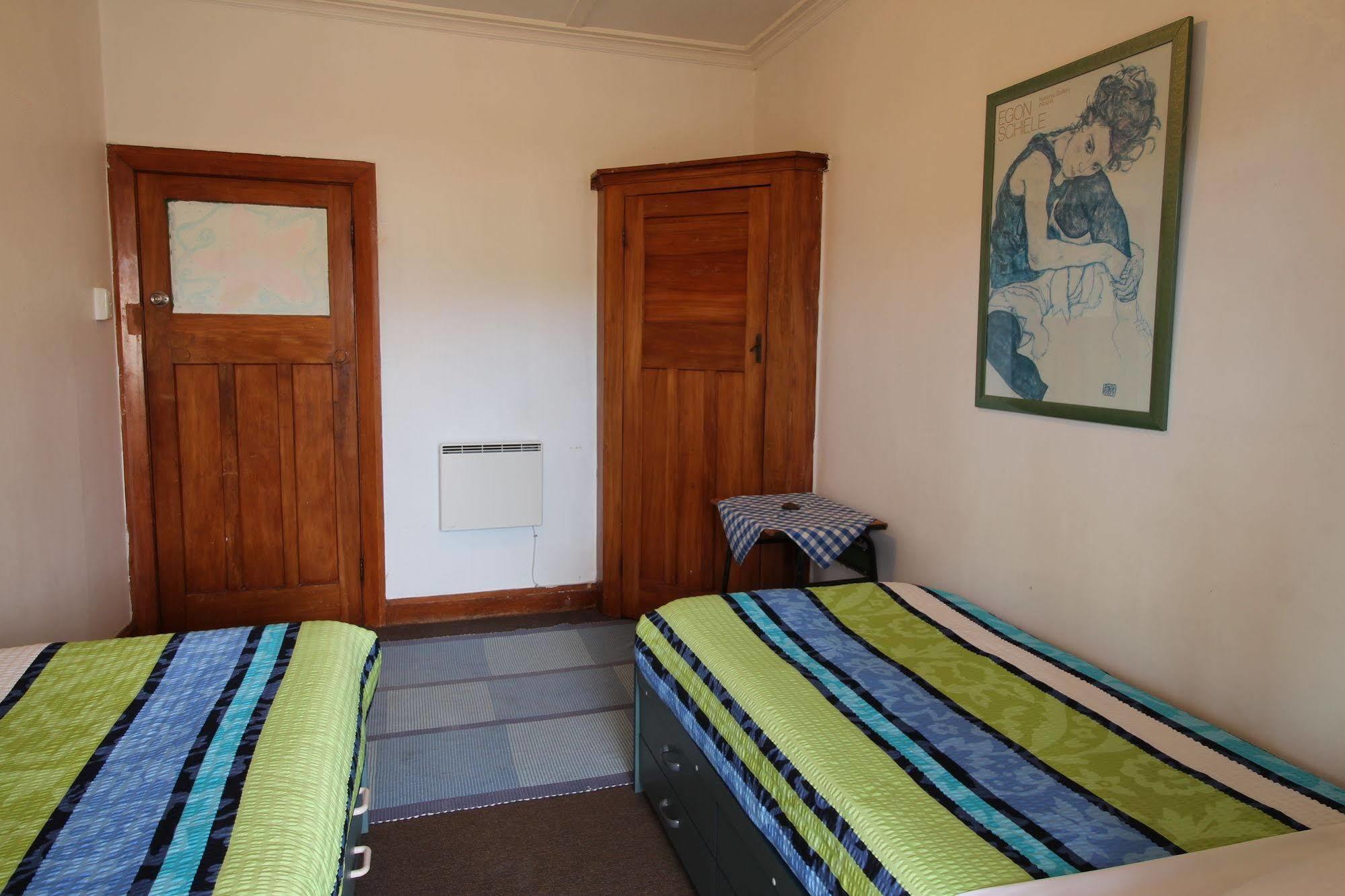 42 บี คอลลิจ เฮาส์ Hostel วังกานุย ภายนอก รูปภาพ