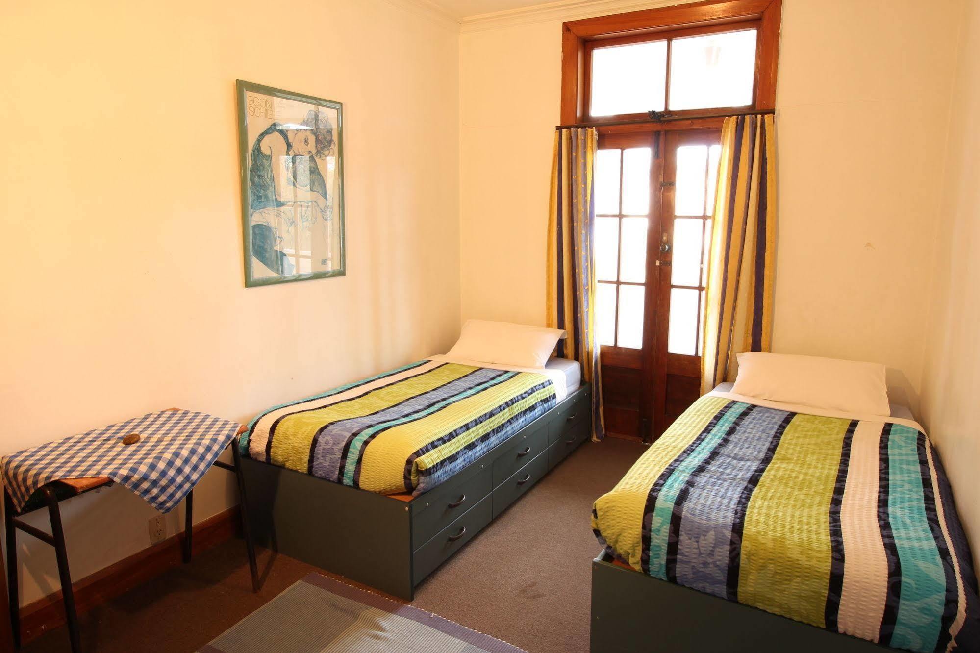 42 บี คอลลิจ เฮาส์ Hostel วังกานุย ภายนอก รูปภาพ
