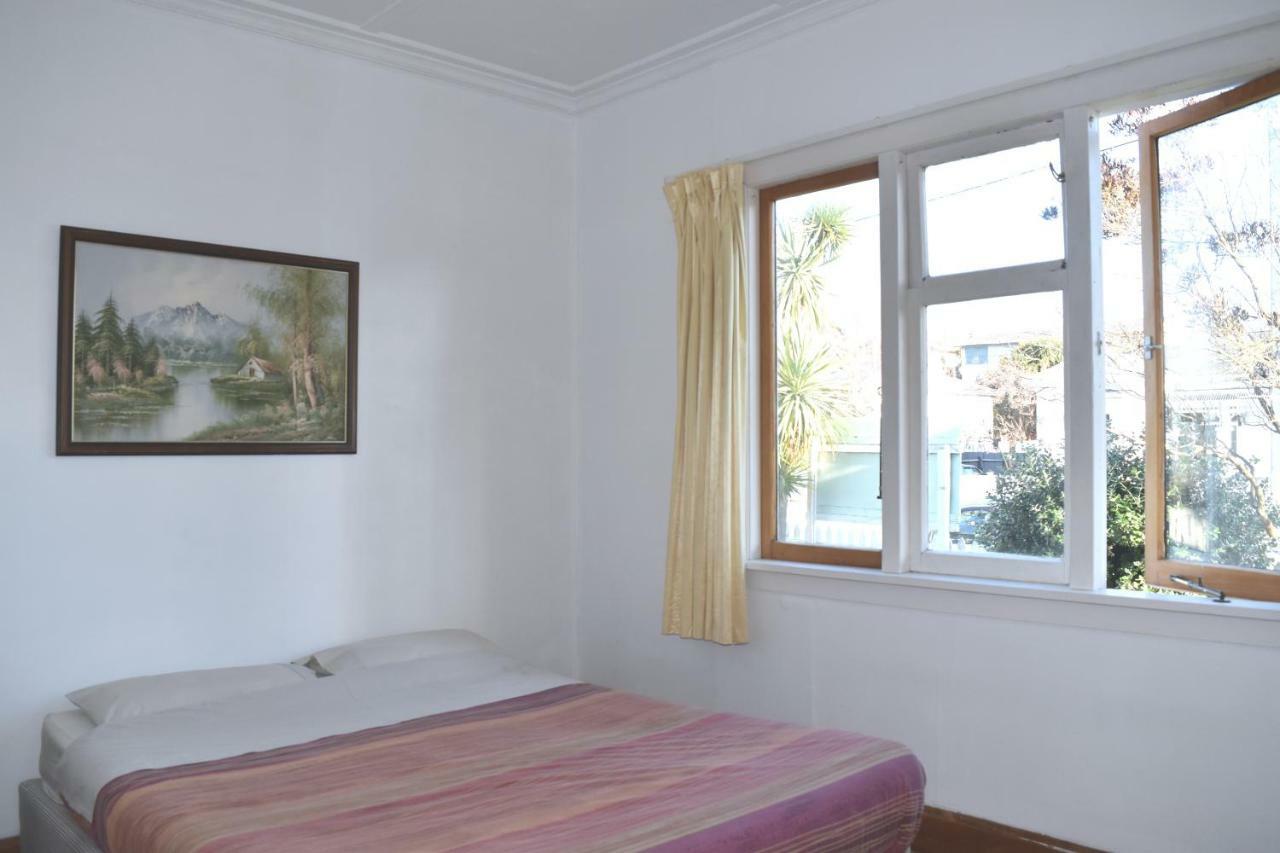 42 บี คอลลิจ เฮาส์ Hostel วังกานุย ภายนอก รูปภาพ